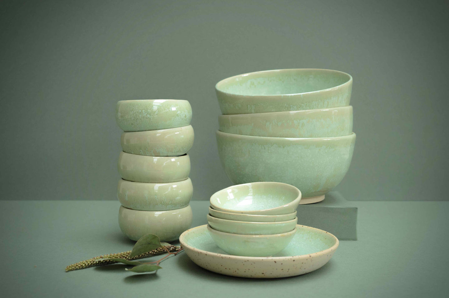 Green small speckled plate
